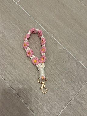 Daisy Macrame Wristlet Keychain attachment for phone case